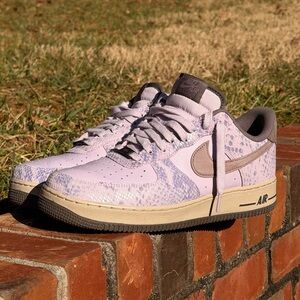 Nike AF1 LV8 EMB